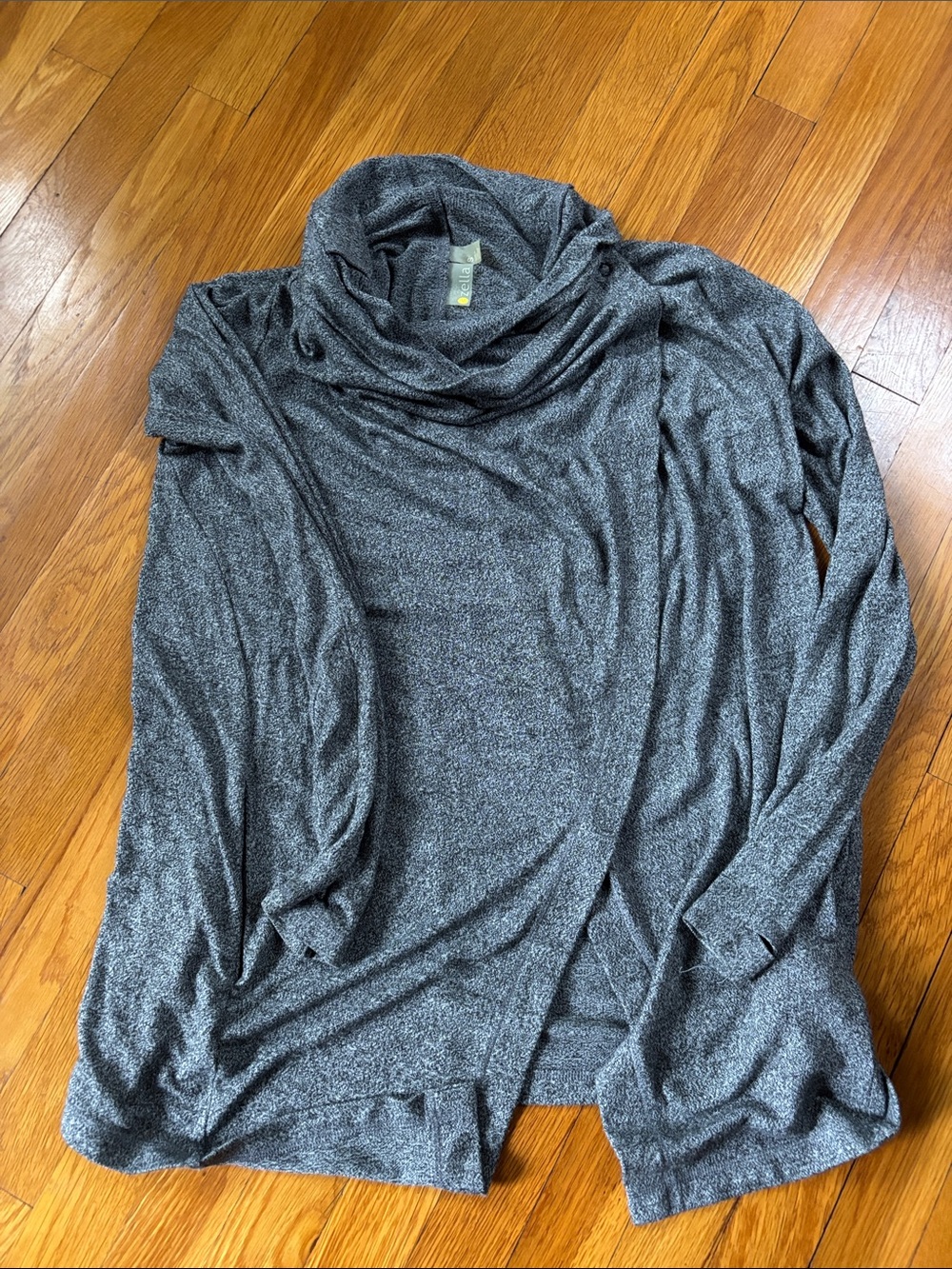 Zella Charcoal Marled Black/Gray Tunic Wrap with pockets.